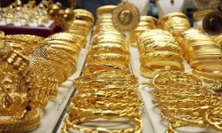 Kuyumcular Altın Fiyatlarının Yükselişini Tahmin Ediyor: Gram Altın 3.500 TL'yi Görecek mi?