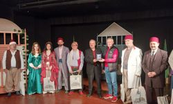 Tiyatro Tutkunları Trabzon'da Buluşuyor: 3. Tiyatro Festivali Heyecanla Sürüyor!