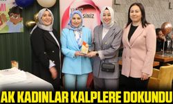 AK Parti Trabzon İl Kadın Kolları Başkanı Kanserle Savaşan Çocuklara Sürpriz Ziyaret
