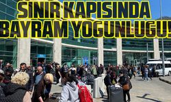 Sınır Kapısı'nda Bayram Tatili Yoğunluğu: Tatilciler Batum'a Akın Ediyor