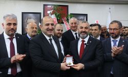 Belediye Başkanı Bilgin, Gürsoy’dan Görevi Devraldı, Ardından İftarda Vatandaşlarla Buluştu