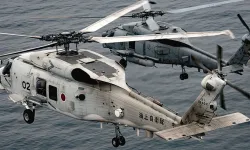 Japon Donanmasına Ait 2 Helikopter Pasifik Okyanusu'na Düştü: Arama Kurtarma Çalışmaları Sürüyor