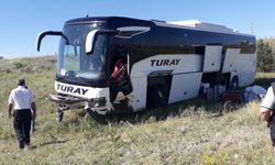 Mersin-Trabzon Seferini Yapan Otobüs Şarampole Devrildi: 21 Kişi Yaralandı!