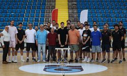 Trabzonspor Basketbol Takımı final müsabakalarında şampiyonluk hedefiyle Bursa’ya gitti