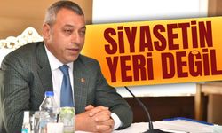 Başkan Ahmet Kaya’nın Okulda Siyaset Yapması Tepki Çekti: “Eğitim Kurumları Siyaset Yeri Değildir”