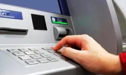 Dev Banka İflas Etti! Müşteriler ATM'lere Akın Etti: Paralar Tükendi
