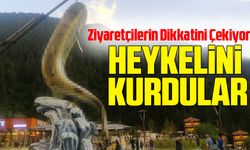 Trabzon Uzungöl'de Dev Balık Heykeli Ziyaretçilerin Dikkatini Çekiyor