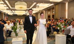 Trabzon'da Büyük Düğün: Sezgin Mumcu’nun Oğlu Talha, Nisa Kara İle Evlendi