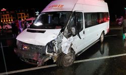 Samsun’da Minibüs ile Otomobil Çarpıştı: 5 Yaralı