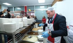 Giresun Belediyesi’nden “Kent Lokantası” Açılışı: Başkan Köse Tezgahta Yemek Servis Etti