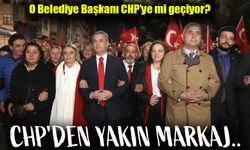 Cumhuriyet Bayramı Etkinliklerinde Verilen Fotoğraflar Gündem Oldu: Mustafa Bıyık CHP'ye mi Geçiyor?