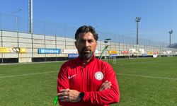 İlhan Palut: "Antalyaspor Zaferiyle Nefes Aldık, Hedefimize Ulaşmak İçin Çalışıyoruz"