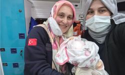 Aynı Ambulansta Farklı Saatlerde Hayata ‘Merhaba’