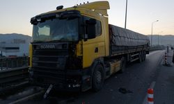 Samsun'da Tuğla Yüklü TIR 5 Aracı Biçti: 2 Yaralı