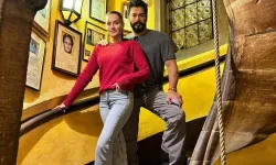 Fahriye Evcen ve Burak Özçivit’ten Fransa’da Mutlu Aile Pozları