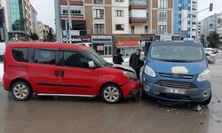 Samsun’da Dolmuş Kazası! İki Araç Çarpıştı, 1 Yolcu Yaralandı