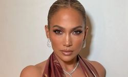 Jennifer Lopez Bu Kez Elleriyla Gündemde! Tırnakları Olay Oldu