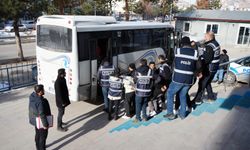 Bayburt Polisi, Aile Üyelerinden Oluşan Dolandırıcı Çetesini 40 Günde Çökertti