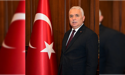 Vali Aziz Yıldırım’dan Anneler Günü Mesajı: “Annelerimiz Geleceği Şekillendirir”