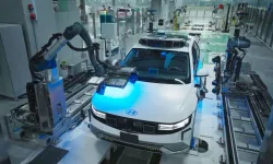 Hyundai’den Geleceğin Şarj Devrimi! Aracınızı Artık Robotlar Şarj Edecek