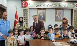 Bayburtlu minikler kumbaralarındaki parayı yetimlerle paylaştı