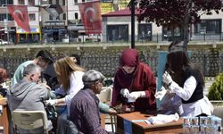 Bayburt’ta ‘Hipertansiyon Günü’ kapsamında vatandaşların tansiyonları ölçüldü