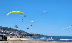 Giresun’da paramotor gösterisi nefes kesti