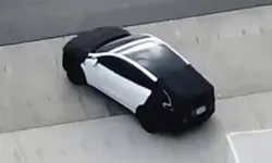 Tesla'nın Sır Gibi Sakladığı Yeni Modeli Ortaya Çıktı! Türkiye Fiyatı Togg'u Tehdit Ediyor