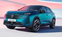 Renault Austral, Peugeot 3008’in Kopyası mı? Otomotiv Uzmanının Yorumu Olay Yarattı