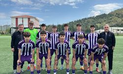 Mor-Beyazlı Yomra U16 gençler, Tokat’ta final biletini kaptı