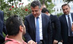 Filistin için çorap satan engelli vatandaş ile Başkan Doğan arasında yürek ısıtan diyalog