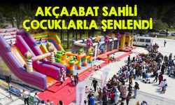 Akçaabat Sahili Çocuklarla Şenlendi: Yüzlerce Minik Renkli Etkinlikte Buluştu