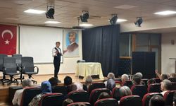 Of’ta öğretmenlerden tiyatroya alkış: “Sevgili Doktor” büyük beğeni topladı