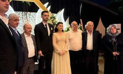 Kahveler içildi, yüzükler takıldı: Ayşegül ile Efecan nişanlandı