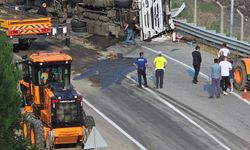 Borçka’da TIR Kazası Korkuttu: Virajlı Yol Yine Tehlike Saçtı