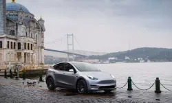 Tesla Güncellemesi Sonrası Şok! Kritik Güvenlik Sistemleri Devre Dışı Kaldı