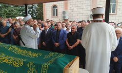 Babaya Veda: Cem Küçük, Babası Erdal Küçük’ü Gözyaşlarıyla Uğurladı
