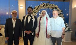 Trabzonlu doktor İsmet Durmuş’un mutlu günü: Kızını evlendirdi