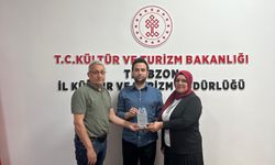 Trabzonlu Sanatçı Mahir Elvan’a Anlamlı Plaketler: “Sanat Vicdandır”
