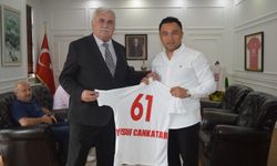 Sebat Gençlik Başkanı, Akçaabat Kaymakamı Cankatar’ı ziyaret etti