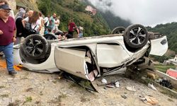 Göksu Travertenleri’nde Trafik Kazası! Yürüyüş Yoluna Düştü...