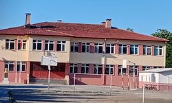 Ortaokulun Kapanmasına Velilerden Tepki