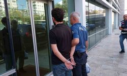 Uyarıya sinirlenen mühendis bekçilere saldırdı