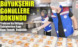 Trabzon Büyükşehir’den Gönüllere Dokunan Hizmet; Trabzon’da İhtiyaç Sahiplerine Kapı Kapı Yemek