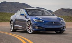 Tesla İngiltere’de Satış Krizine Karşı Büyük İndirim Hamlesi!