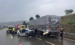 Ordu’da Feci Kaza: Park Halindeki Tıra Çarpan Otomobilde Bir Kişi Hayatını Kaybetti