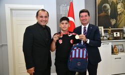 Türkiye Şampiyonu Berat Efe Keskin’den Başkan Kaya’ya Ziyaret