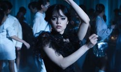 Emmy Ödülleri'nde Şıklık Yarışı: Jenna Ortega Cesur Tercihiyle Dikkat Çekti