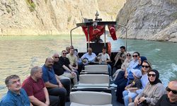 Kaymakamlık Yaptığı İlçede Hasret Giderdi