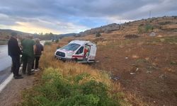 Ambulans Takla Attı! Sağlık Personelleri Yaralandı...